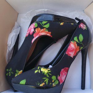 Floral print shoes